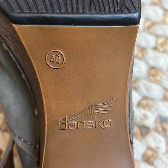 Dansko sling back clogs - sz 40 - Picture 4 of 8